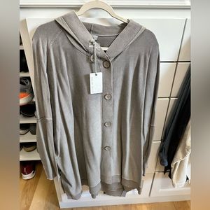 NWT Barefoot Dreams Sunbleached Hooded Button Front Cardi